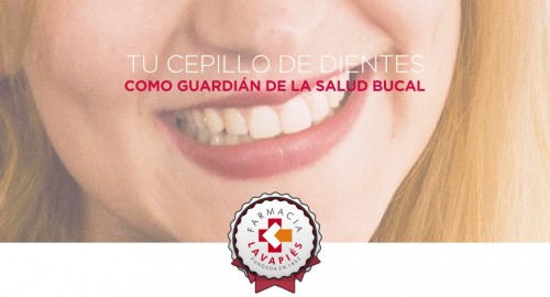 Cepillo de dientes para combatir la placa bacteriana en Farmacia Lavapiés